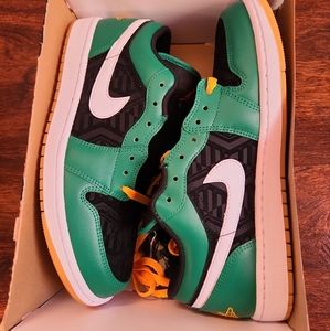 Nike Air Jordan 1 Low “Christmas” (DQ8422-300) Men's Size 10. New with box with